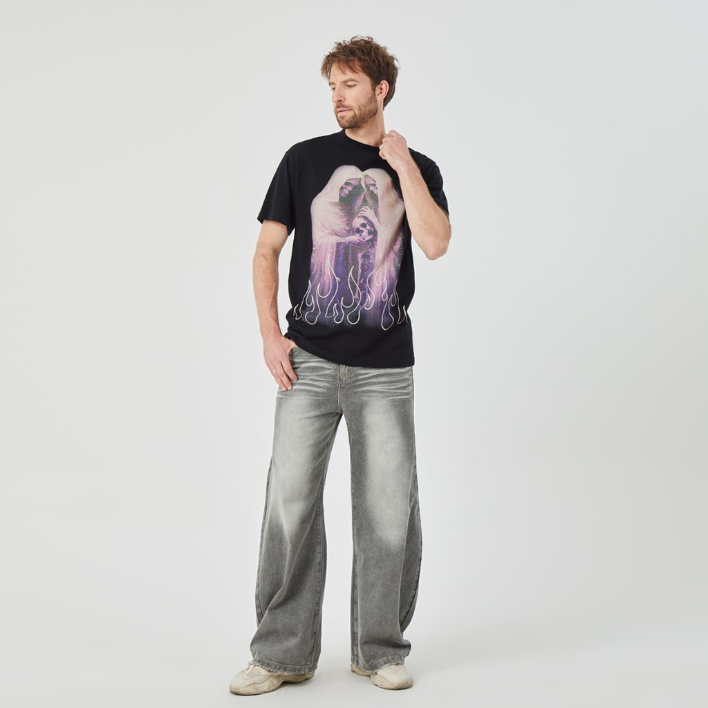 Men's Ghostly Skull and Flame Graphic T-shirt