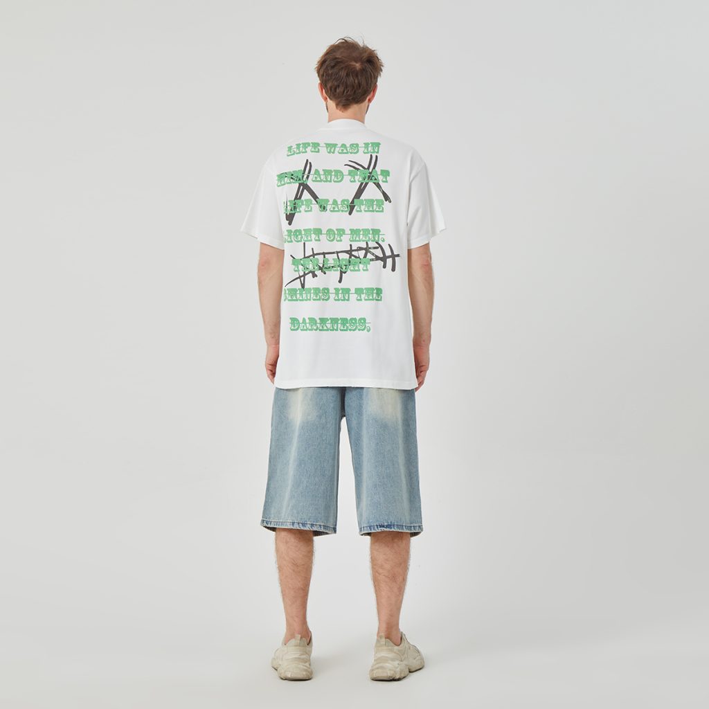 Men's Stylish White Oversized T - Shirt with Edgy Skeleton & Chain Graphic Design
