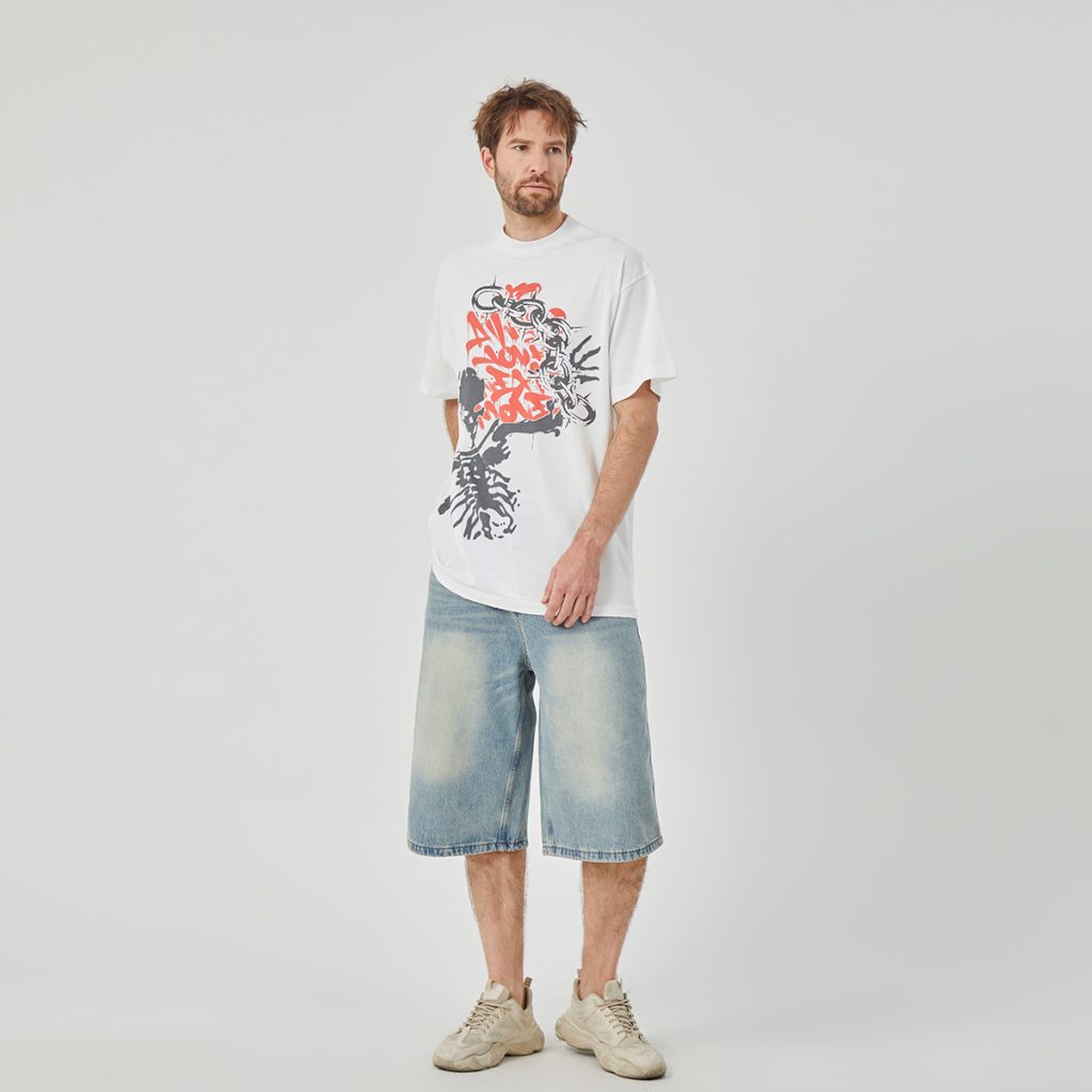 Men's Stylish White Oversized T - Shirt with Edgy Skeleton & Chain Graphic Design