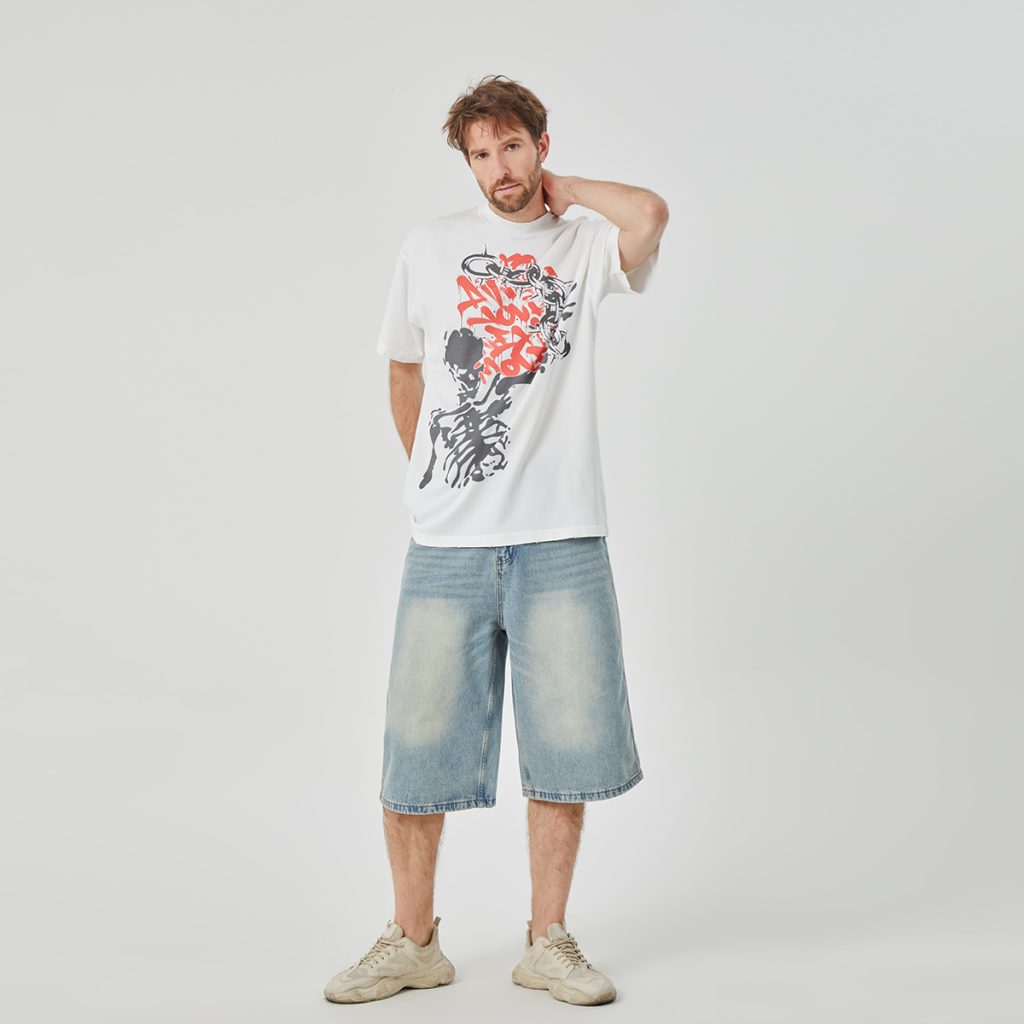 Men's Stylish White Oversized T - Shirt with Edgy Skeleton & Chain Graphic Design