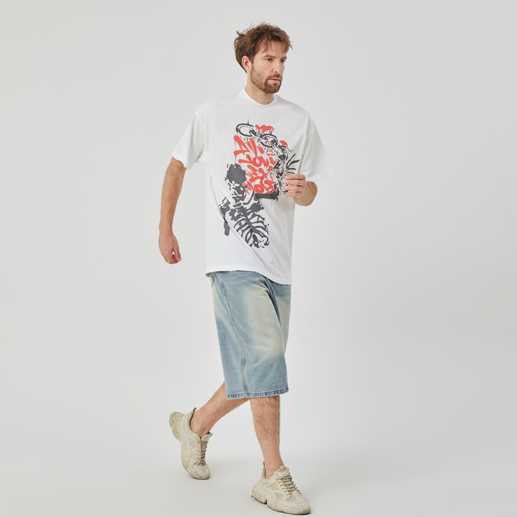 Men's Stylish White Oversized T - Shirt with Edgy Skeleton & Chain Graphic Design