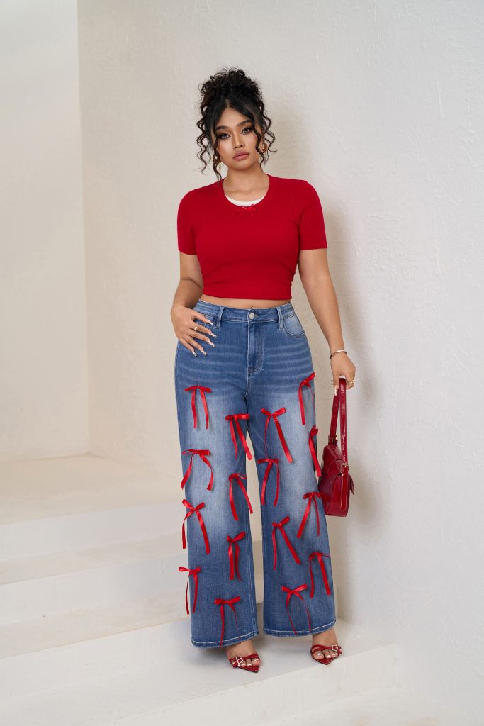 Woman Plus High-Waisted Wide-Leg Denim Pants with Red Ribbon Detailing